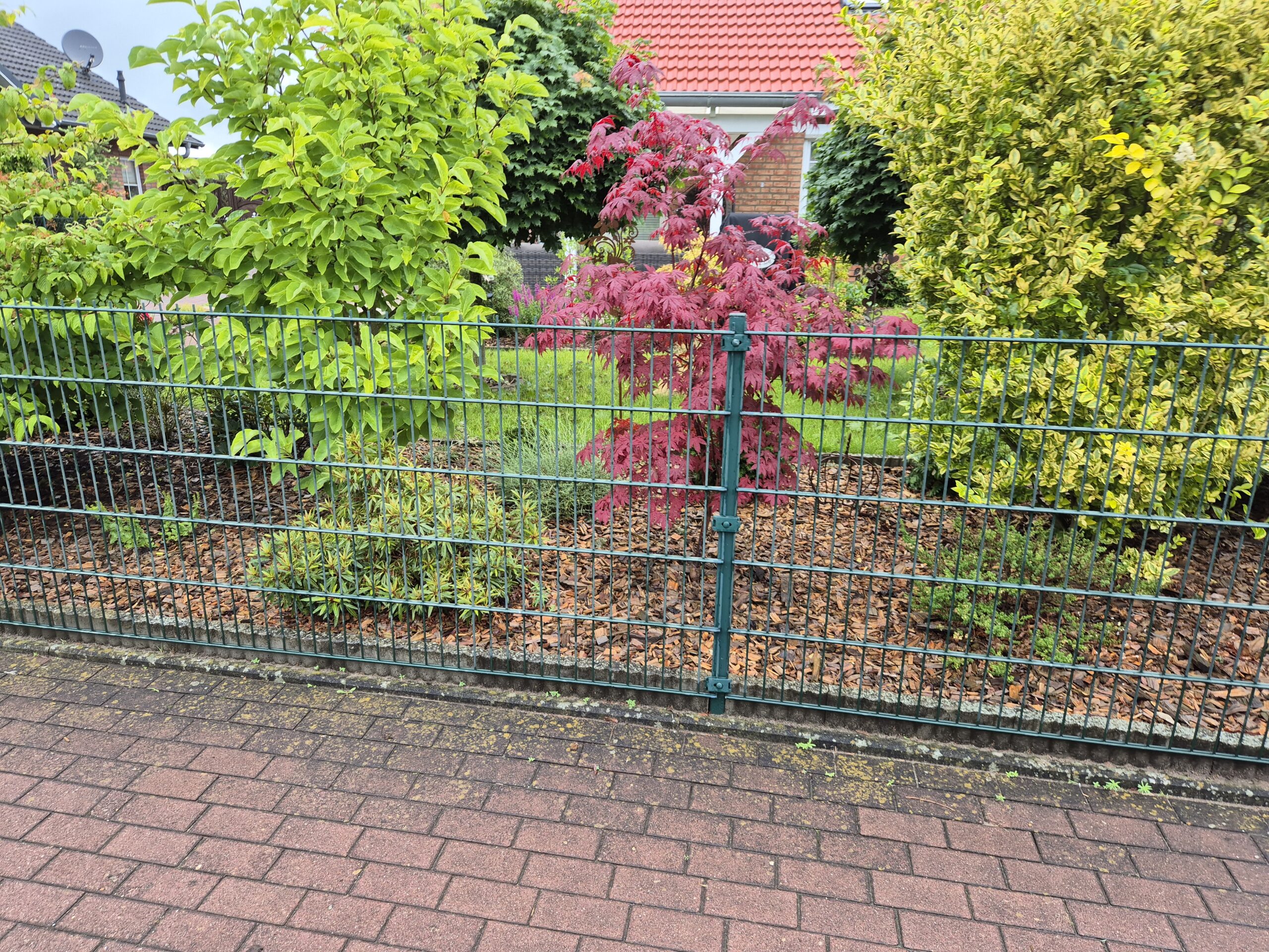 Doppelstabmattenzaun Referenz DOPPELSTABMATTEN-BMZ-0013 – robuste Zaunanlage