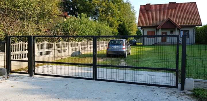 Doppelstabmattenzaun Referenz DOPPELSTABMATTEN-BMZ-0020 – robuste Zaunanlage