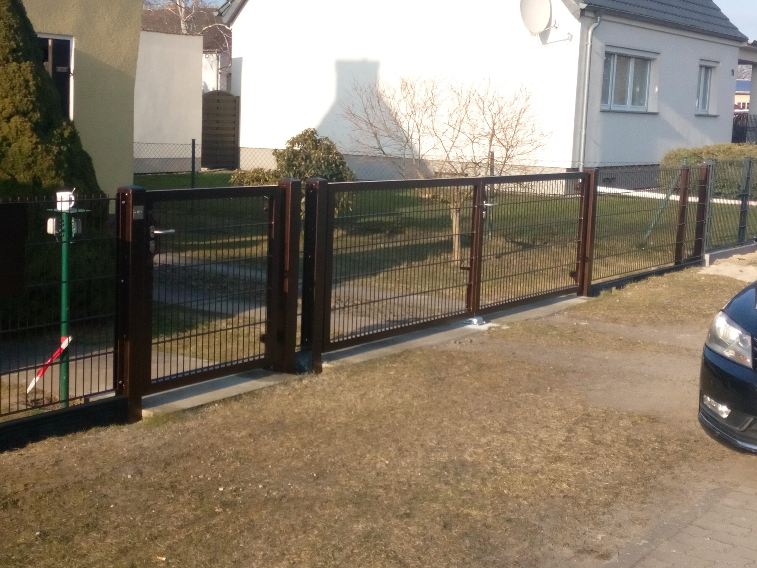 Doppelstabmattenzaun Referenz DOPPELSTABMATTEN-BMZ-0032 – robuste Zaunanlage