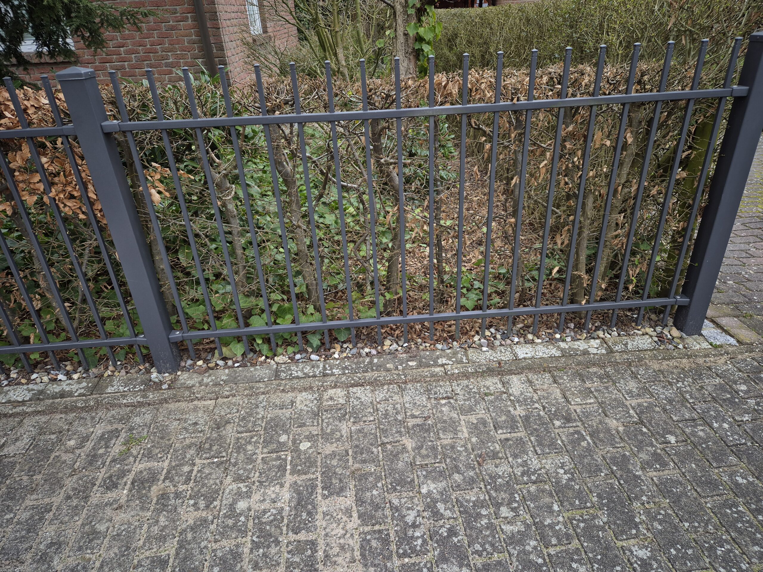 Metallzaun Referenz METALLZAUNE-BMZ-0016 – Zaunbau von BMZ Zaun