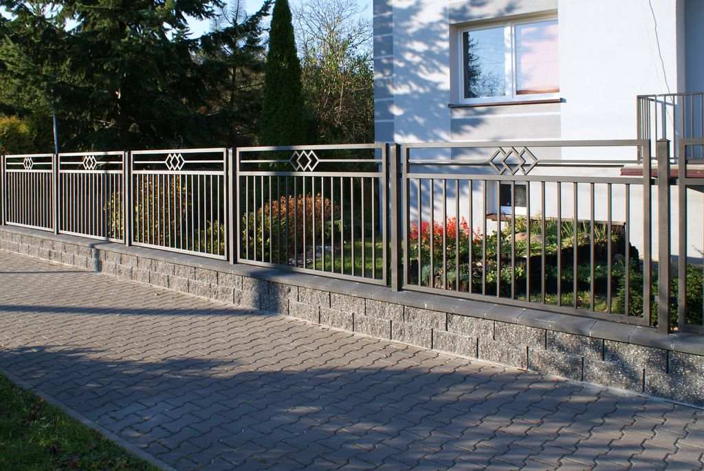 Metallzaun Referenz METALLZAUNE-BMZ-0021 – Zaunbau von BMZ Zaun