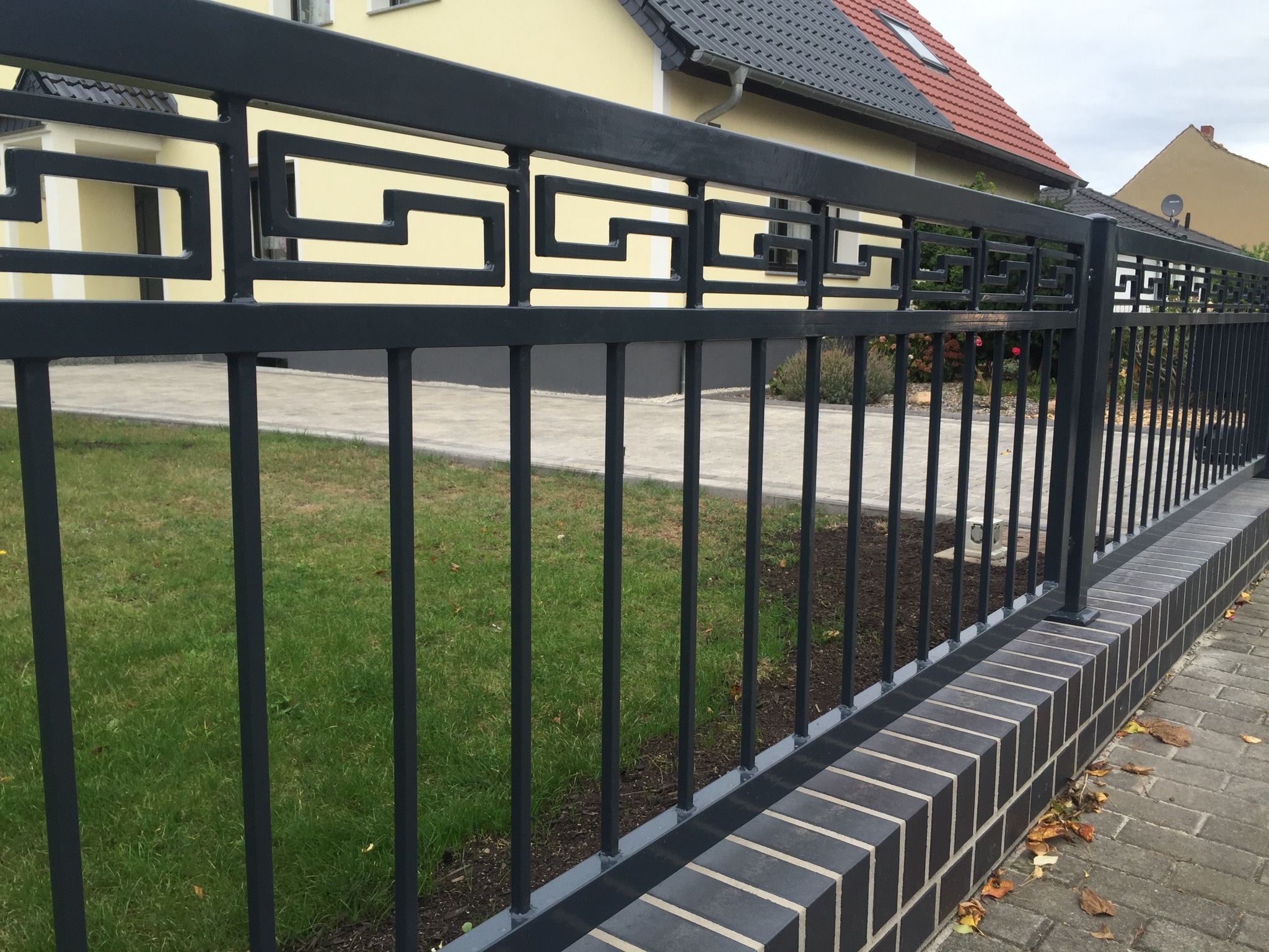 Metallzaun Referenz METALLZAUNE-BMZ-0022 – Zaunbau von BMZ Zaun
