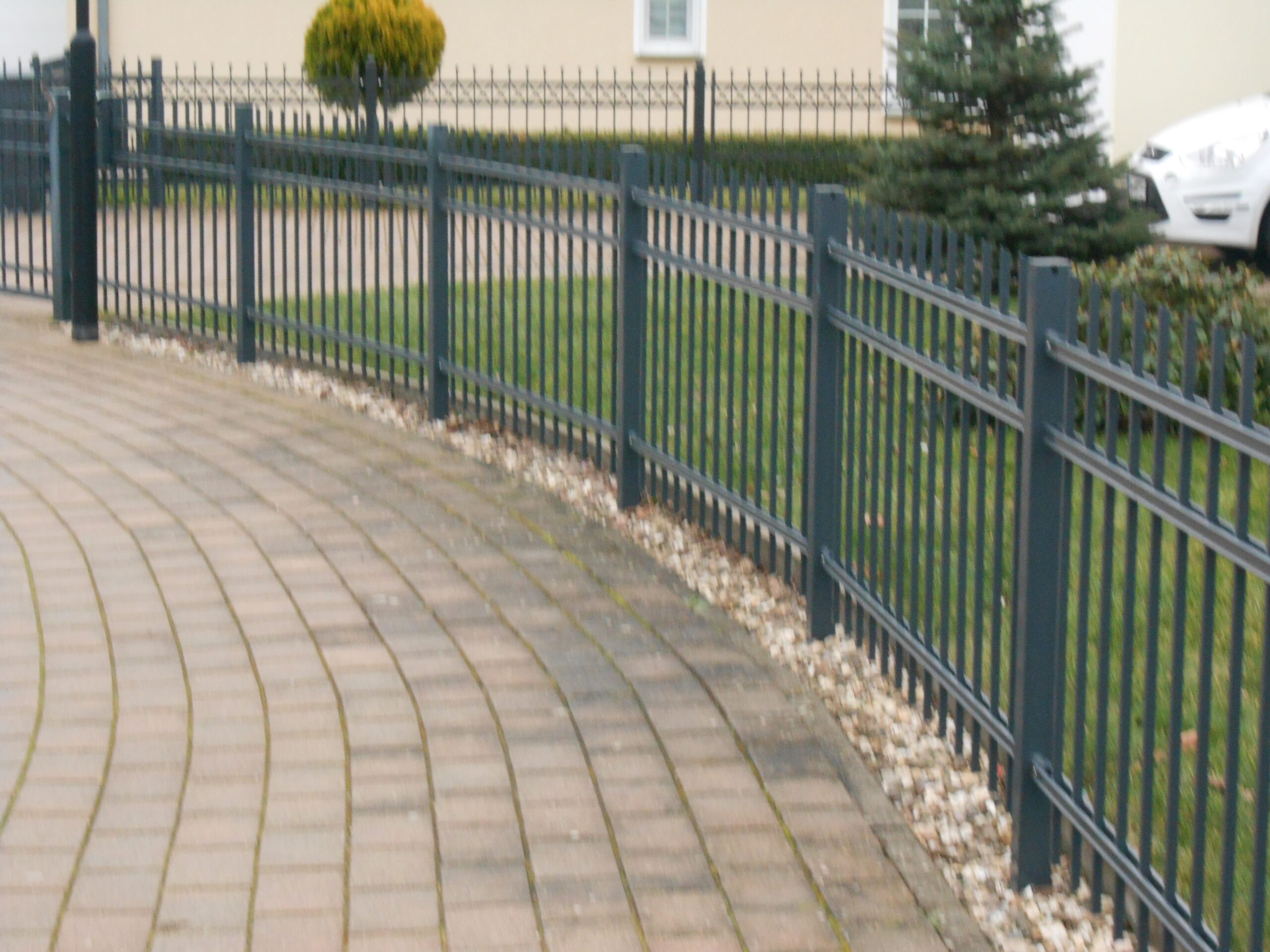 Metallzaun Referenz METALLZAUNE-BMZ-0031 – Zaunbau von BMZ Zaun