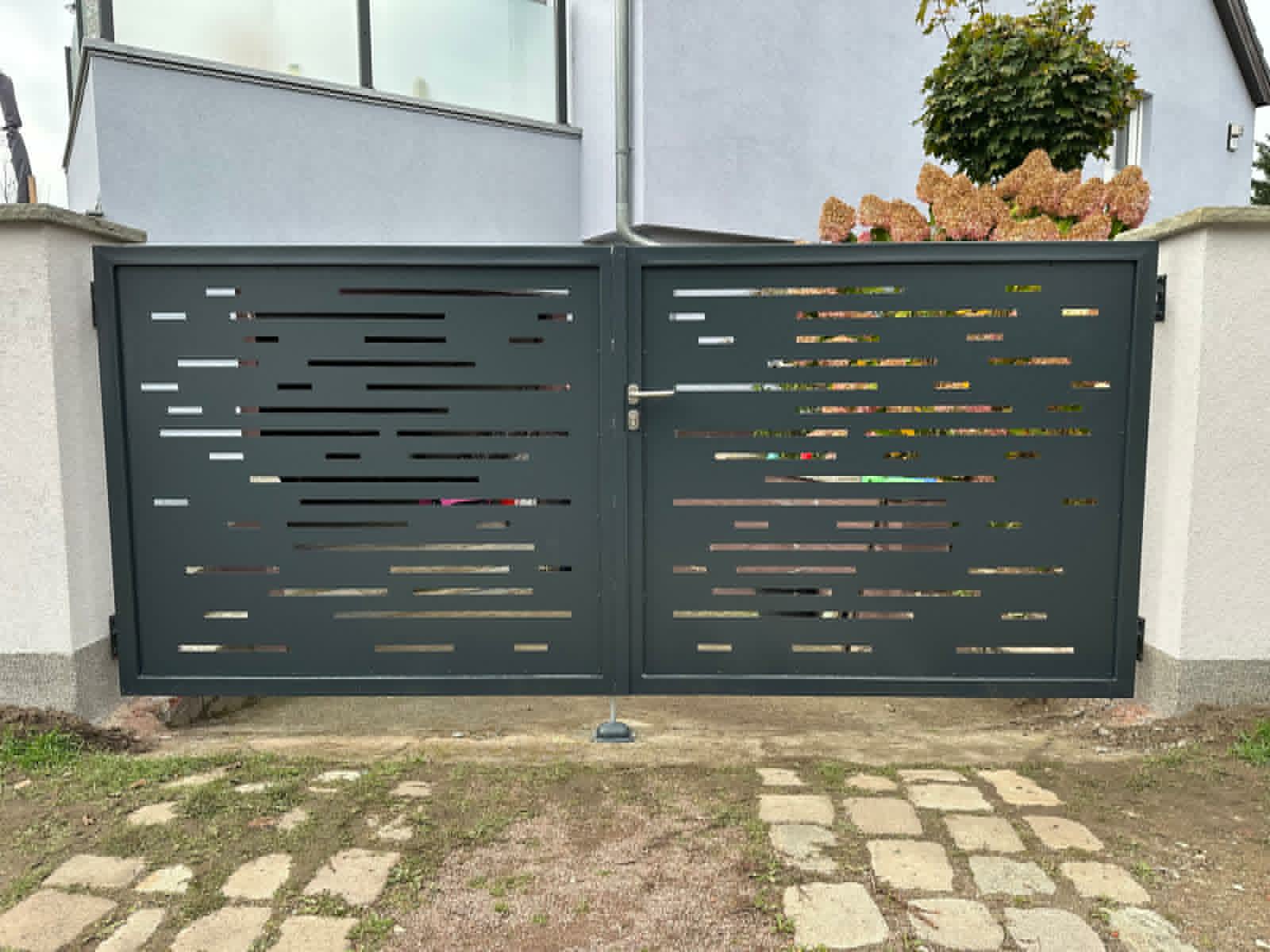Metallzaun Referenz METALLZAUNE-BMZ-0032 – Zaunbau von BMZ Zaun