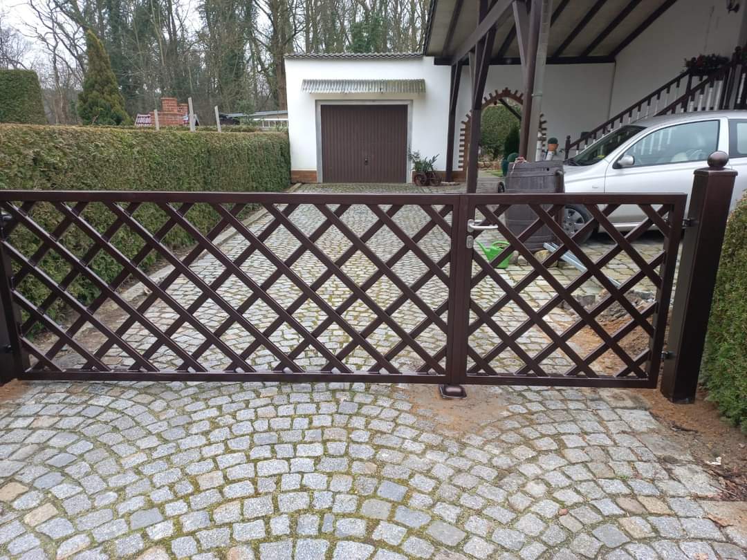 Metallzaun Referenz METALLZAUNE-BMZ-0037 – Zaunbau von BMZ Zaun