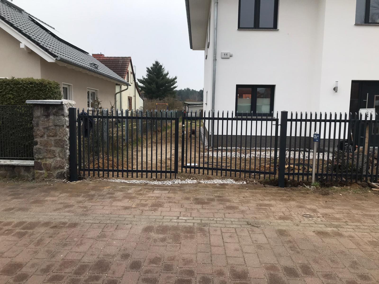 Metallzaun Referenz METALLZAUNE-BMZ-0049 – Zaunbau von BMZ Zaun