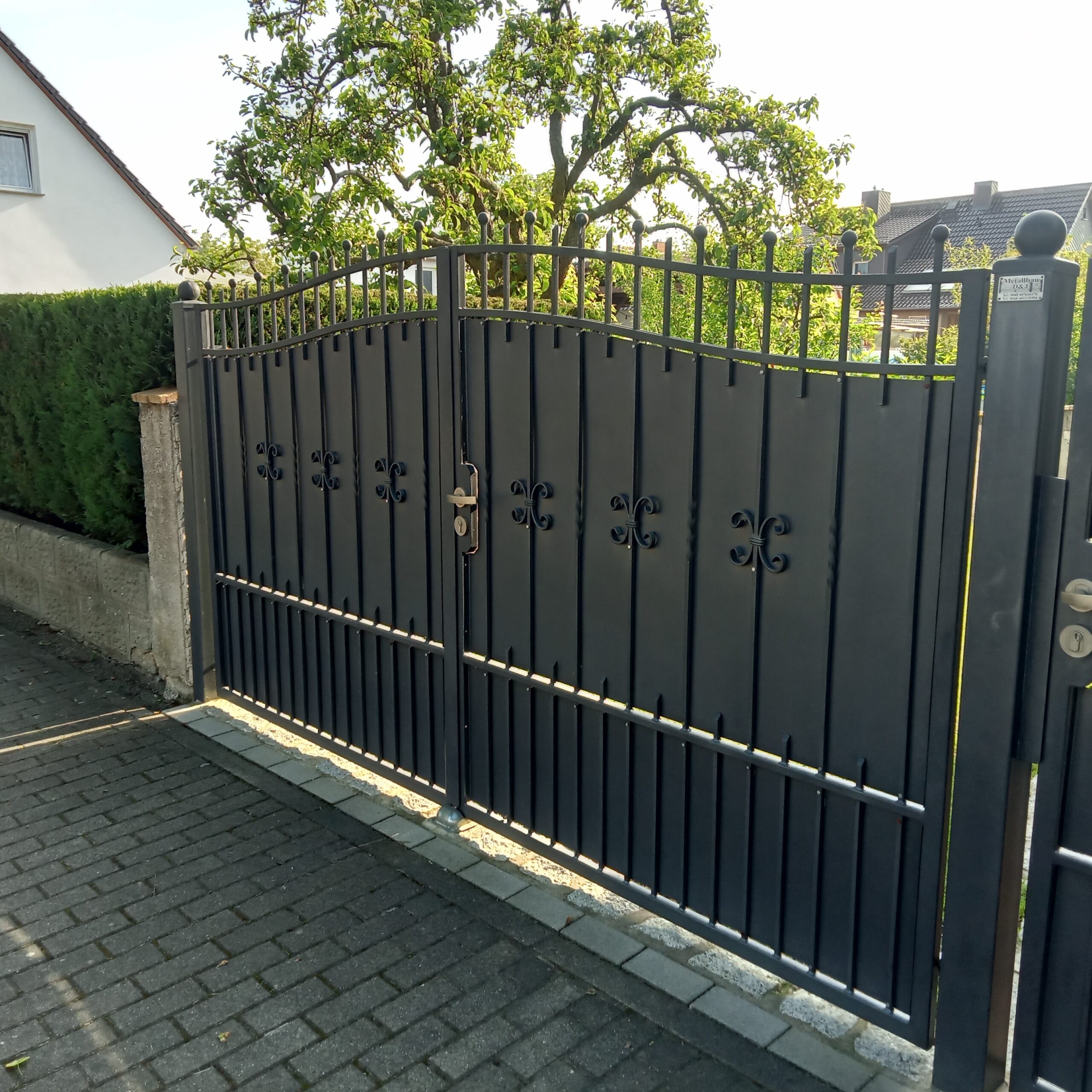 Metallzaun Referenz METALLZAUNE-BMZ-0083 – Zaunbau von BMZ Zaun