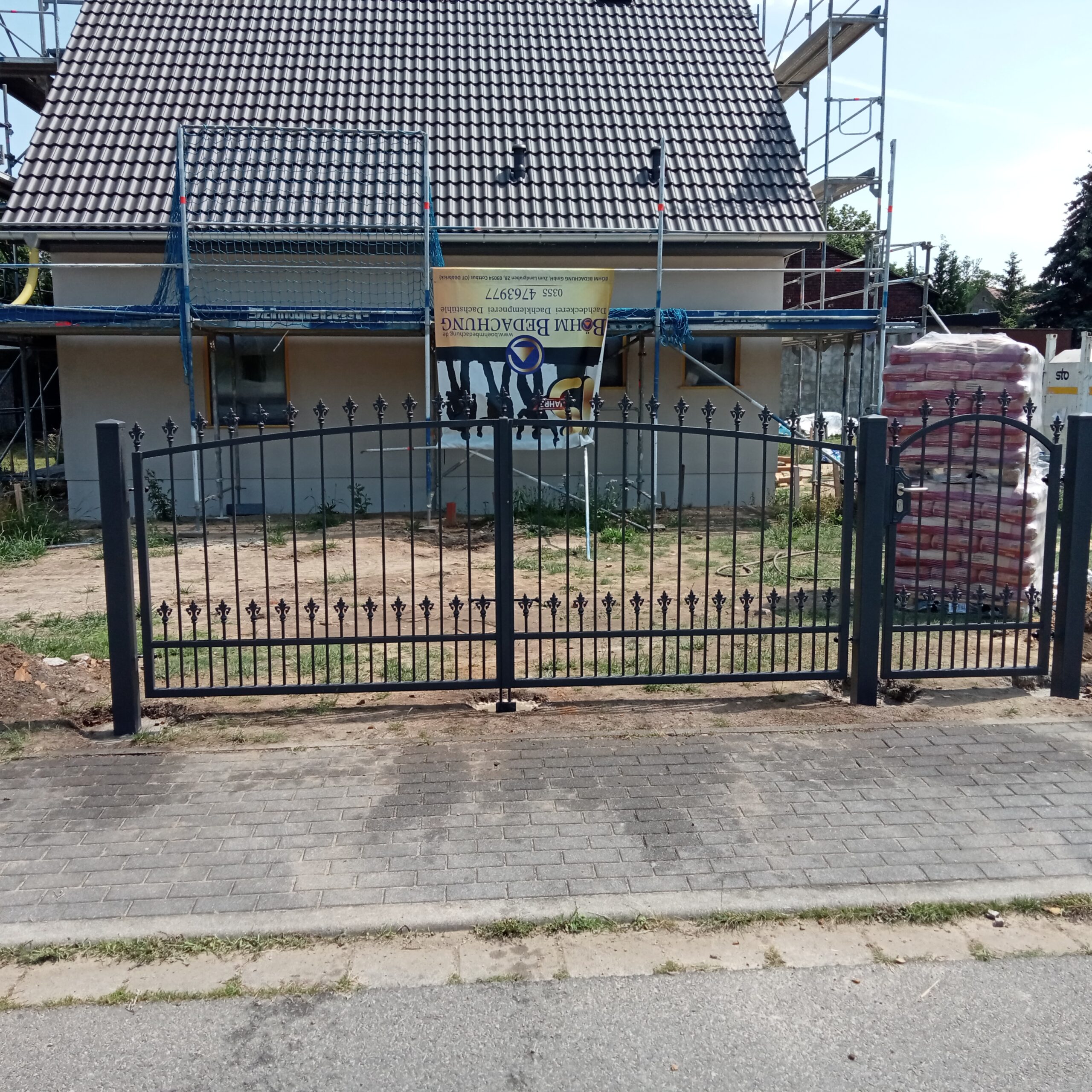 Metallzaun Referenz METALLZAUNE-BMZ-0085 – Zaunbau von BMZ Zaun