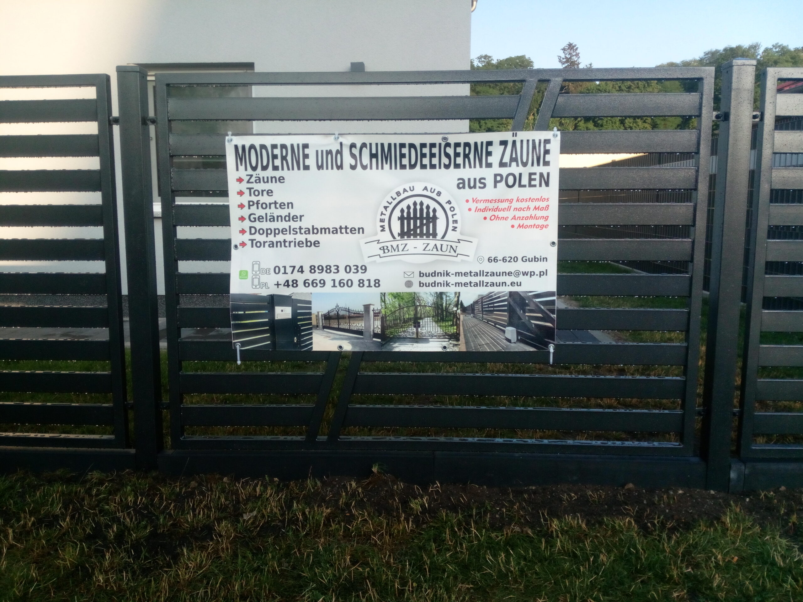 Moderner Metallzaun Referenz MODERNE-BMZ-0069 – klare Zaungestaltung