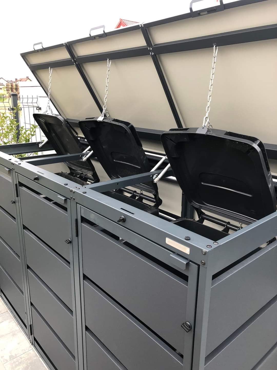 Mülltonnenbox Referenz MULLTONNEN-BMZ-0006 – saubere Lösung für den Außenbereich
