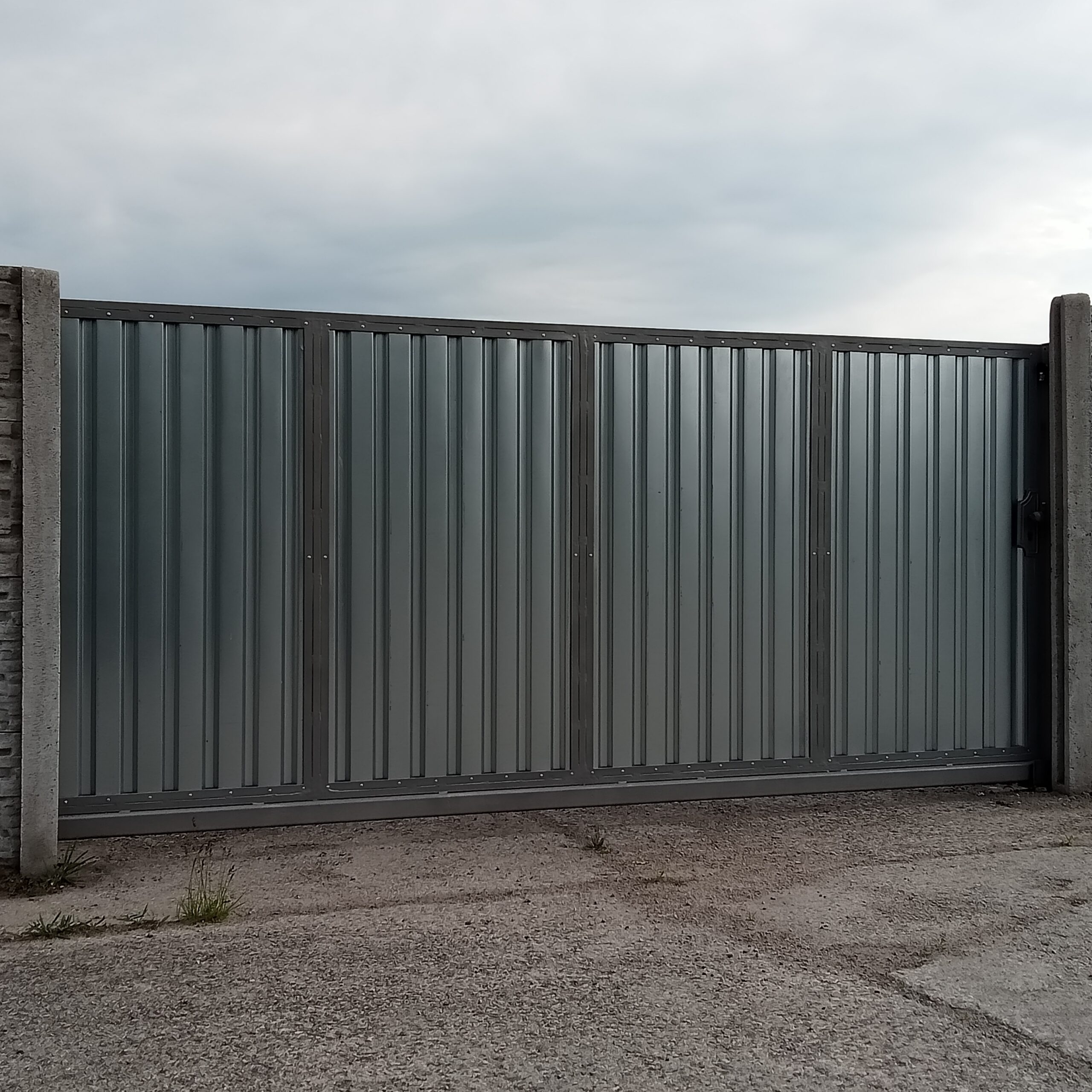Sichtschutzzaun Referenz SICHTSCHUTZ-BMZ-0016 – mehr Privatsphäre am Grundstück
