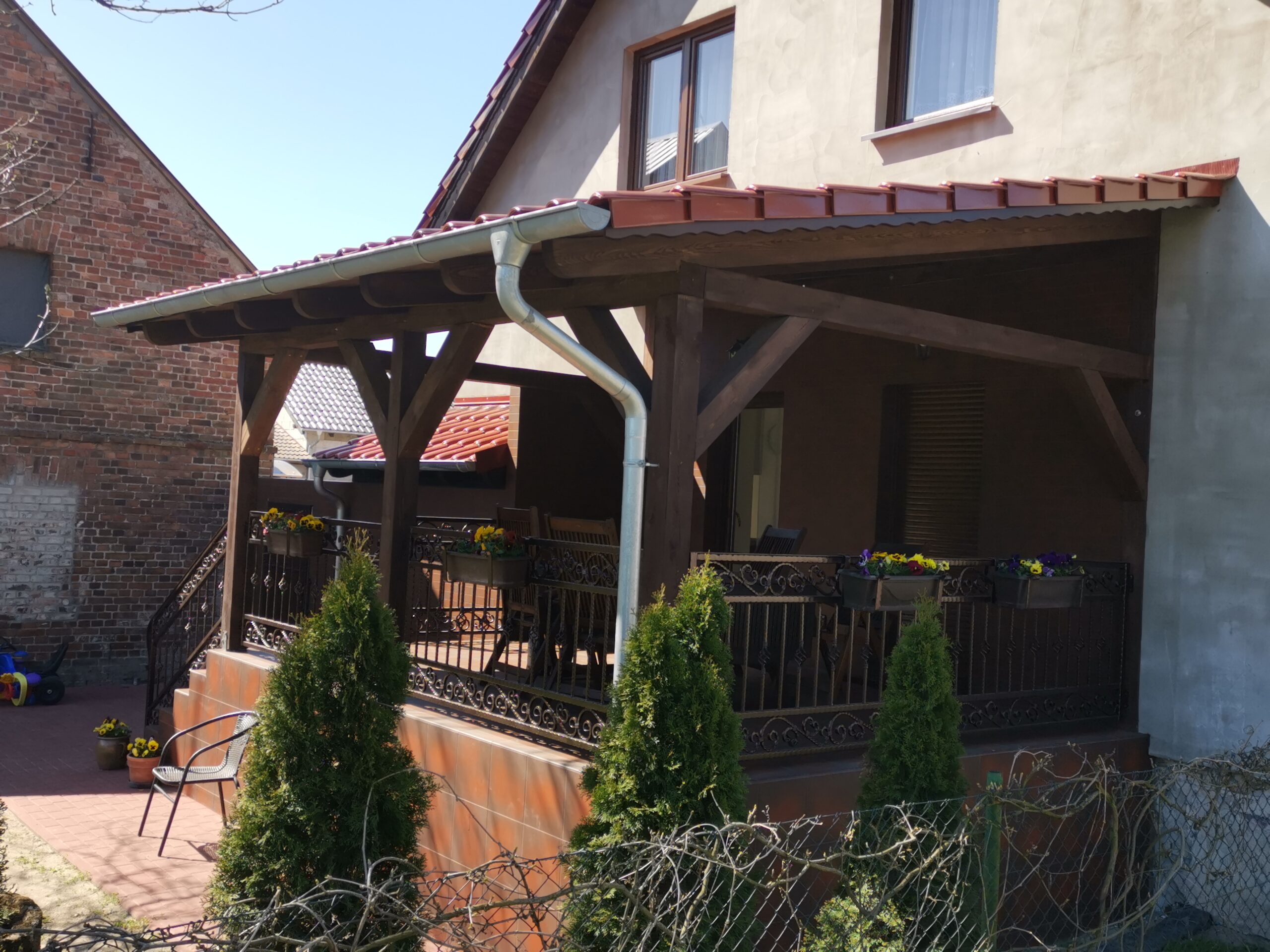 Überdachung Referenz UBERDACHUNGEN-BMZ-0002 – Terrasse, Eingang oder Hof